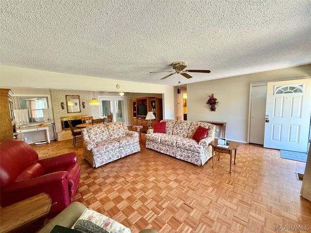 470 County Road 279 ., Valley Grande, AL 36701