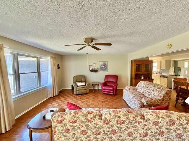 470 County Road 279 ., Valley Grande, AL 36701