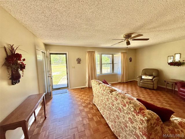 470 County Road 279 ., Valley Grande, AL 36701