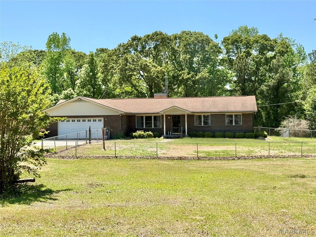 470 County Road 279 ., Valley Grande, AL 36701