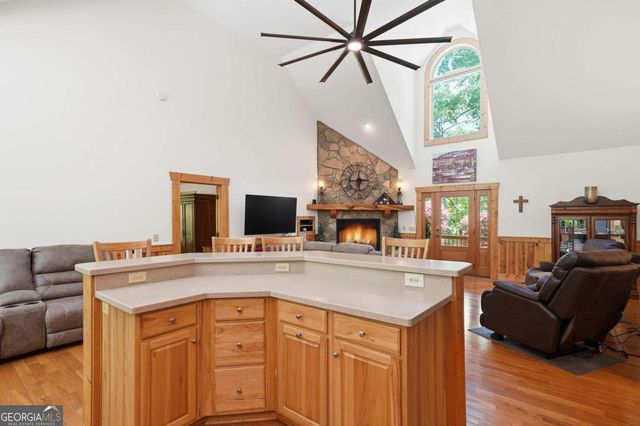 789 Gateway Drive, Ellijay, GA 30540