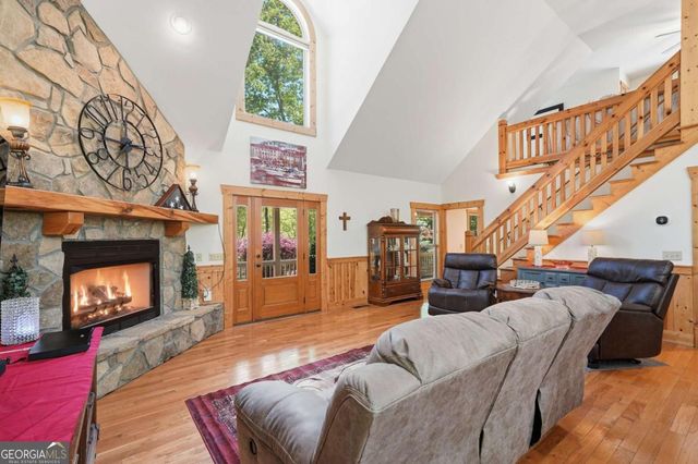 789 Gateway Drive, Ellijay, GA 30540