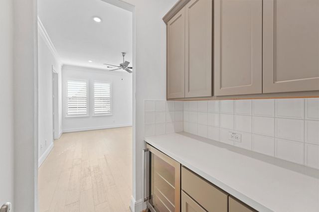 3504 Bridgewater Oaks Lane, Houston, TX 77055