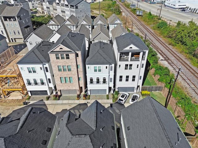 3504 Bridgewater Oaks Lane, Houston, TX 77055