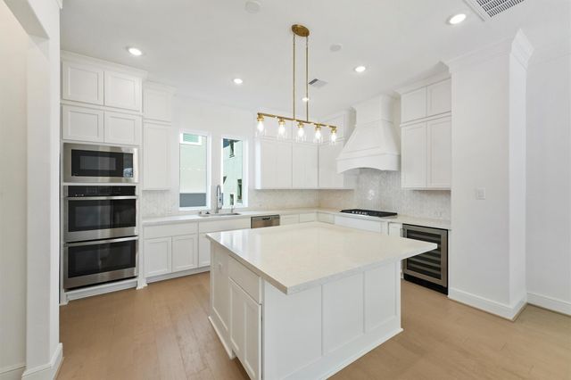 3504 Bridgewater Oaks Lane, Houston, TX 77055