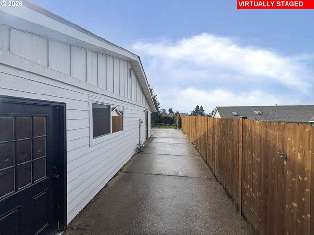 17460 Se SUNNYSIDE Rd, Damascus, OR 97089