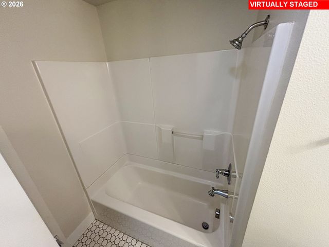 17460 Se SUNNYSIDE Rd, Damascus, OR 97089