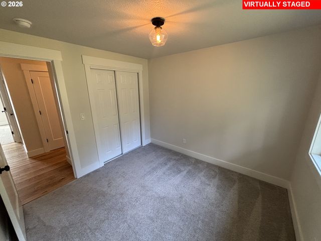 17460 Se SUNNYSIDE Rd, Damascus, OR 97089