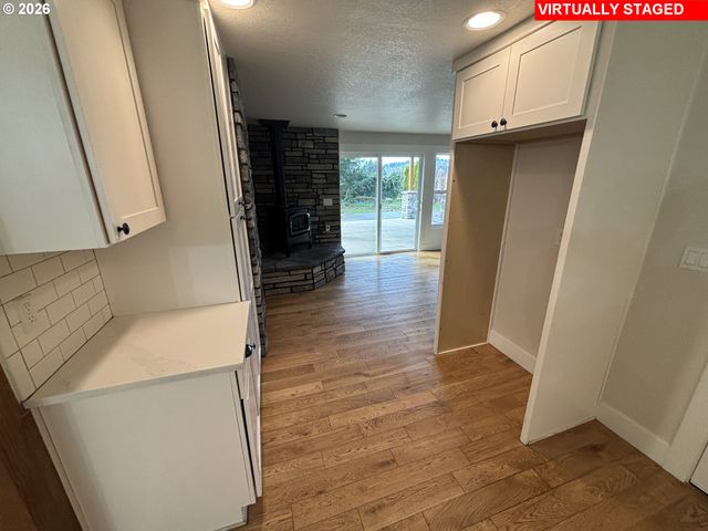 17460 Se SUNNYSIDE Rd, Damascus, OR 97089