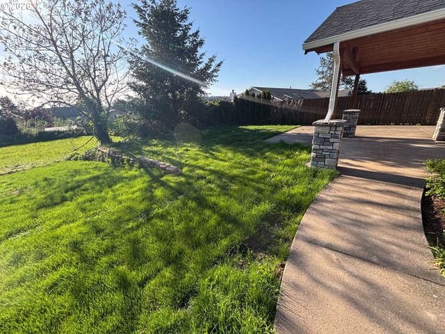 17460 Se SUNNYSIDE Rd, Damascus, OR 97089