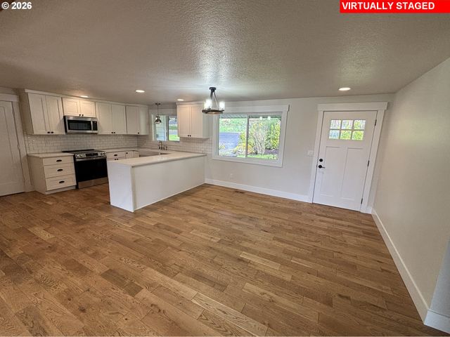 17460 Se SUNNYSIDE Rd, Damascus, OR 97089