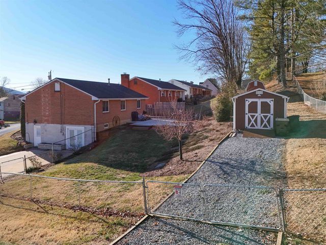 1198 SPAULDING ST, Staunton, VA 24401