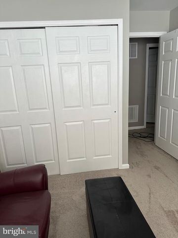 226 BIRCH HOLLOW DR, Bordentown, NJ 08505