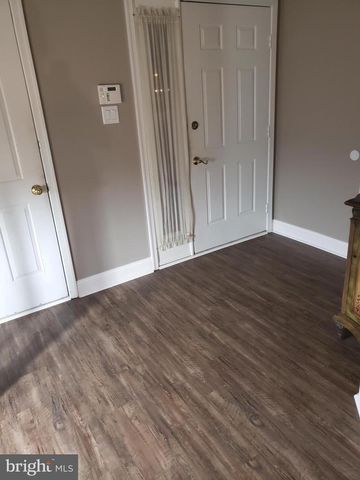 226 BIRCH HOLLOW DR, Bordentown, NJ 08505