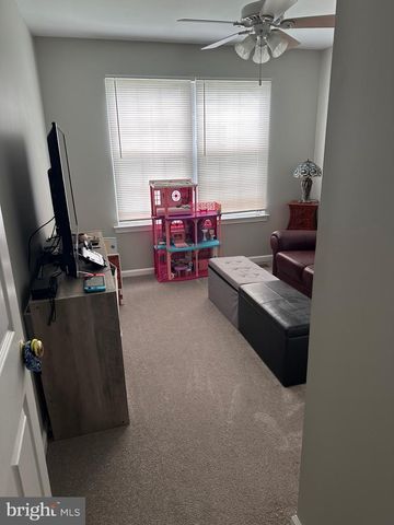 226 BIRCH HOLLOW DR, Bordentown, NJ 08505