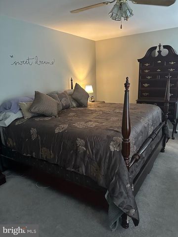 226 BIRCH HOLLOW DR, Bordentown, NJ 08505