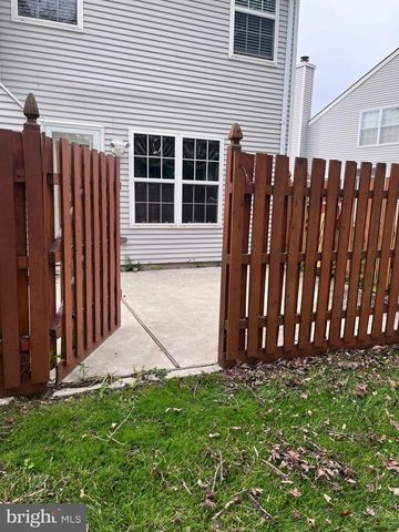 226 BIRCH HOLLOW DR, Bordentown, NJ 08505