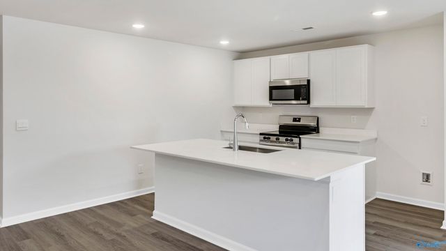 9922 Sequoyah Cove Drive SE, Owens Cross Roads, AL 35763