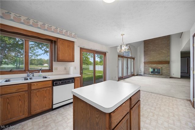 722 Jaycox Road, Avon Lake, OH 44012