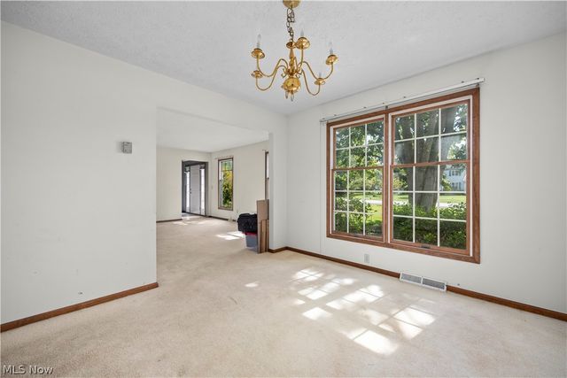 722 Jaycox Road, Avon Lake, OH 44012