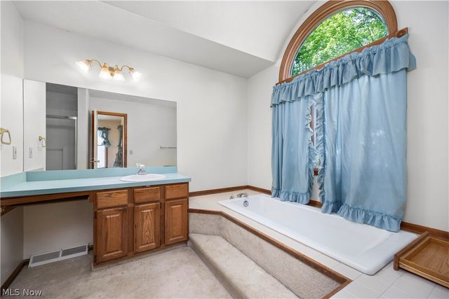 722 Jaycox Road, Avon Lake, OH 44012