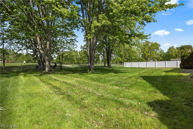 722 Jaycox Road, Avon Lake, OH 44012
