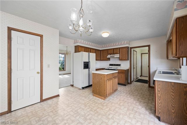 722 Jaycox Road, Avon Lake, OH 44012