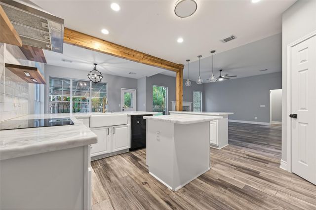 178 Linton Downs Place, The Woodlands, TX 77382