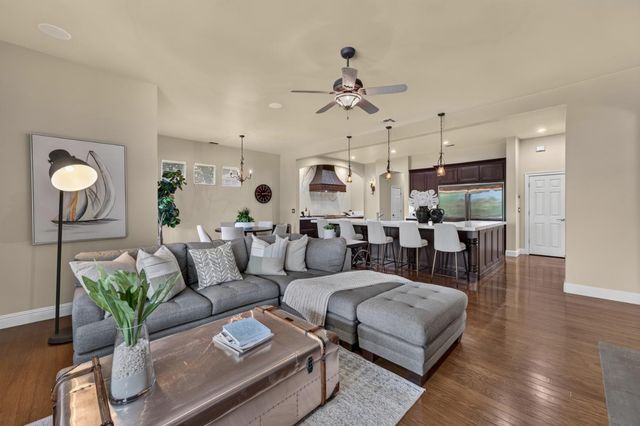 4216 Savoie Ct, Loomis, CA 95650