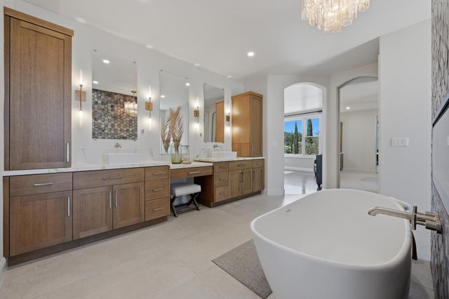 4216 Savoie Ct, Loomis, CA 95650