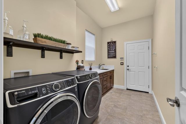 4216 Savoie Ct, Loomis, CA 95650
