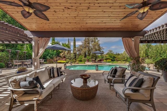 4216 Savoie Ct, Loomis, CA 95650
