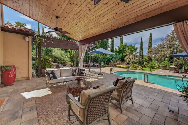 4216 Savoie Ct, Loomis, CA 95650
