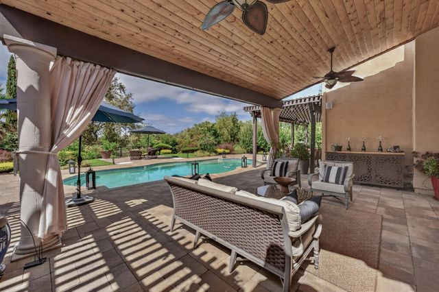4216 Savoie Ct, Loomis, CA 95650