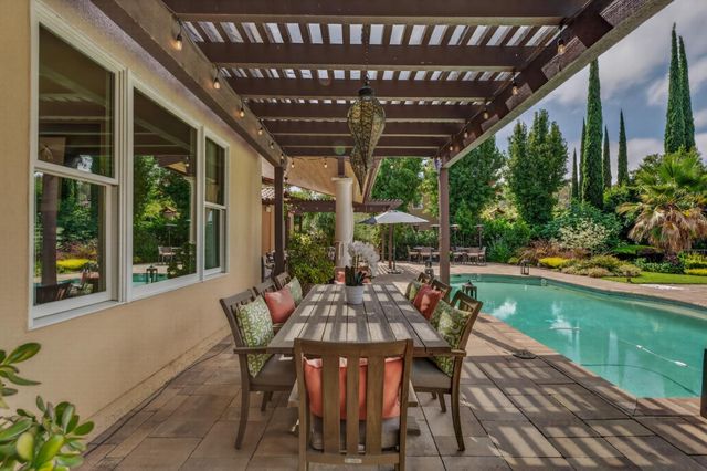 4216 Savoie Ct, Loomis, CA 95650