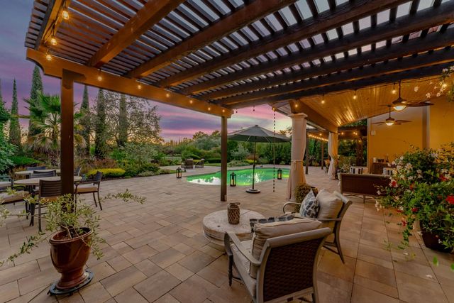 4216 Savoie Ct, Loomis, CA 95650
