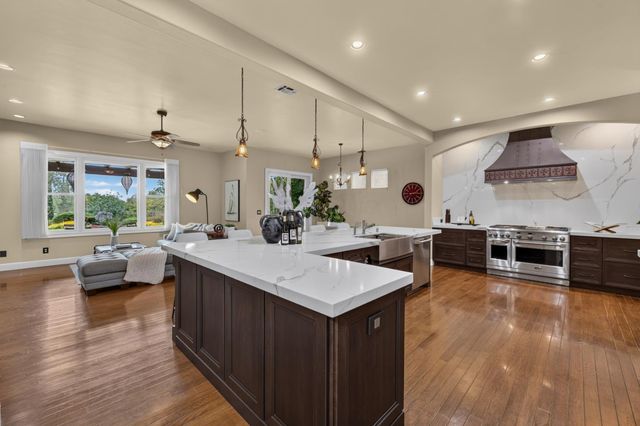 4216 Savoie Ct, Loomis, CA 95650