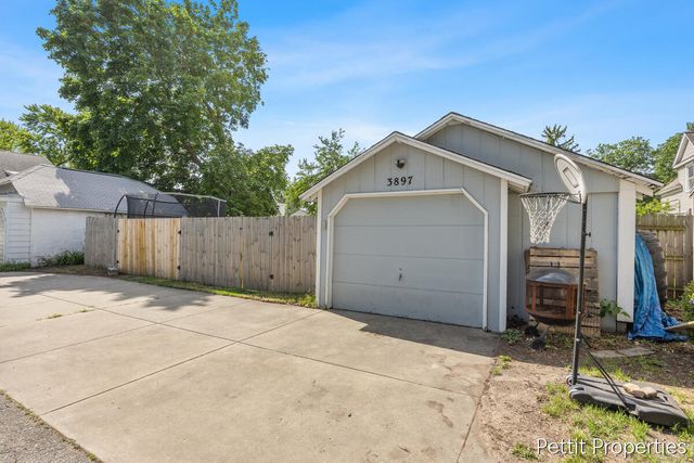3897 Grand Street, Grandville, MI 49418