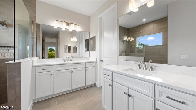 2937 Heritage Pines DR, Fort Myers, FL 33905