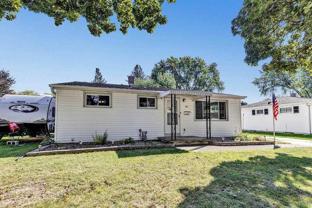821 TOMMARK STREET, Green Bay, WI 54304