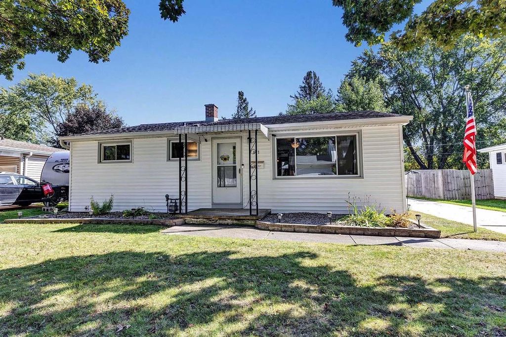 821 TOMMARK STREET, Green Bay, WI 54304