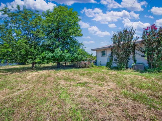 1104 S Boundary ST, Burnet, TX 78611