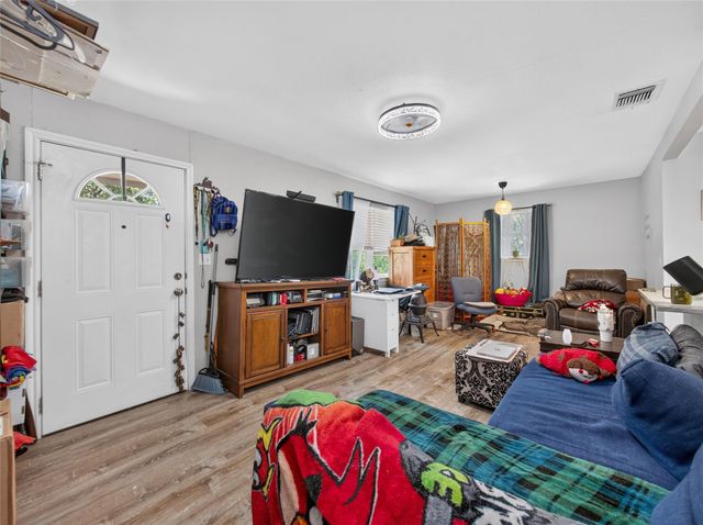 1104 S Boundary ST, Burnet, TX 78611