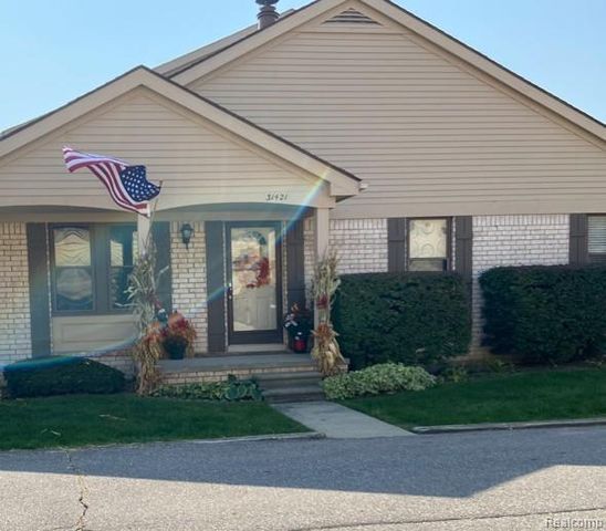 31421 Oak Tree Court 204, Warren, MI 48093