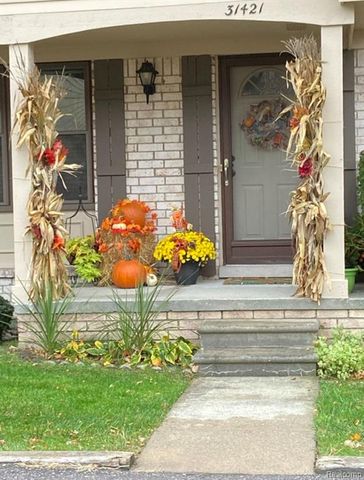 31421 Oak Tree Court 204, Warren, MI 48093