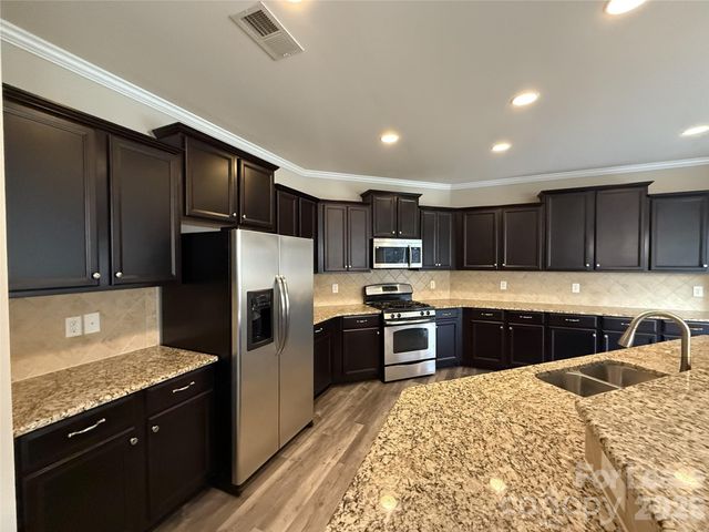 1121 Wainscott Drive, Waxhaw, NC 28173