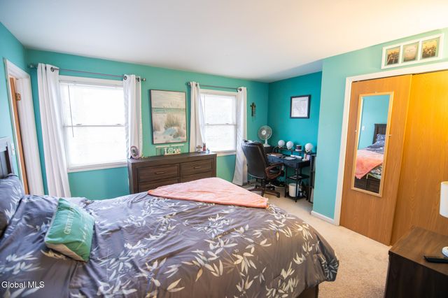 17 Primrose Avenue, Moreau, NY 12803