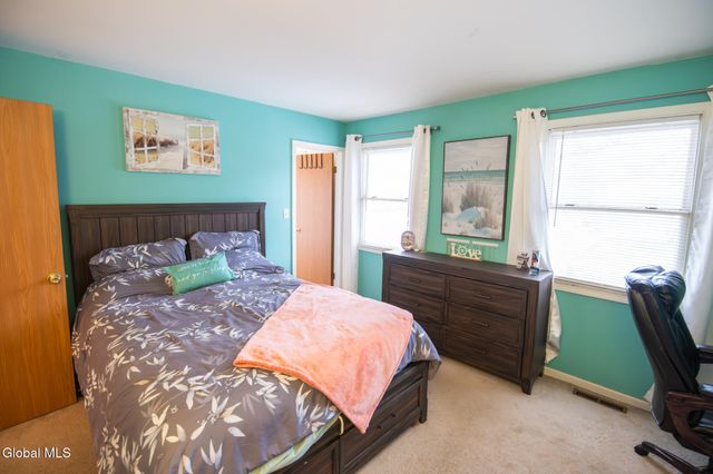 17 Primrose Avenue, Moreau, NY 12803