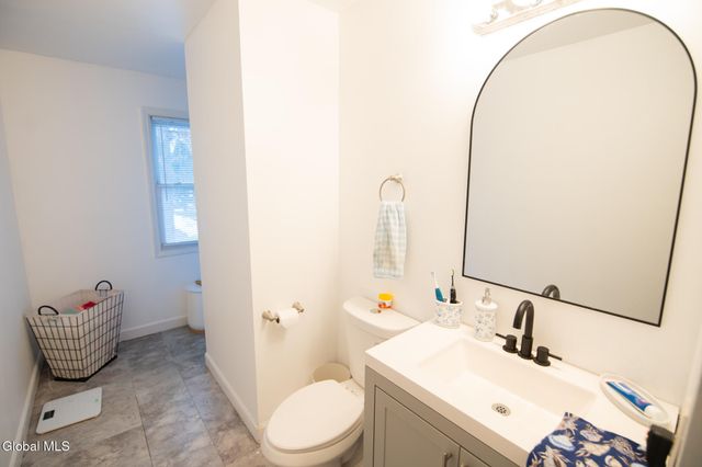 17 Primrose Avenue, Moreau, NY 12803