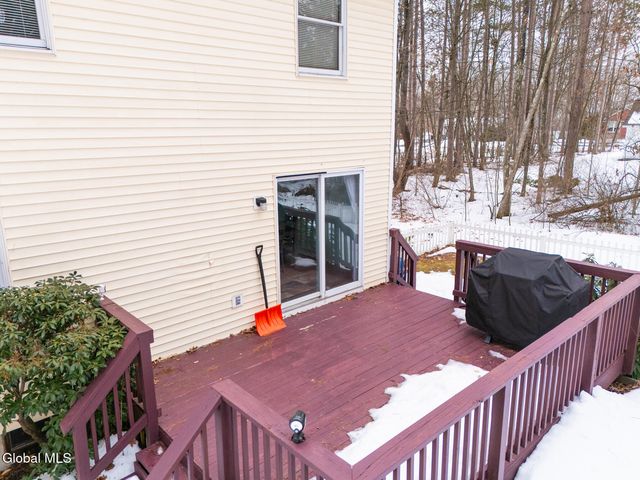 17 Primrose Avenue, Moreau, NY 12803